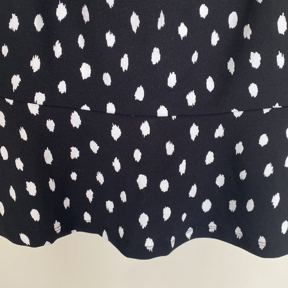 Banana Republic Black and White Polka Dot Sleeveless Top, Size XS - Picture 3 of 8